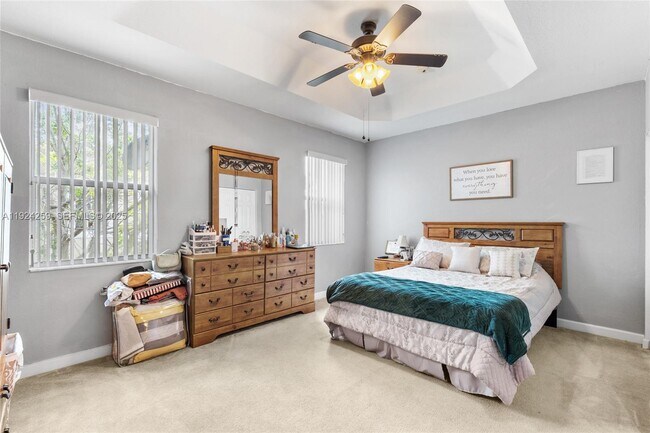 Building Photo - 230 SE 29th Ave