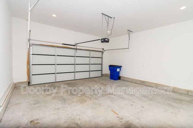 Building Photo - 2760 Ridge Park Dr