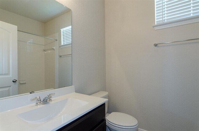 Building Photo - 117 Naset Dr