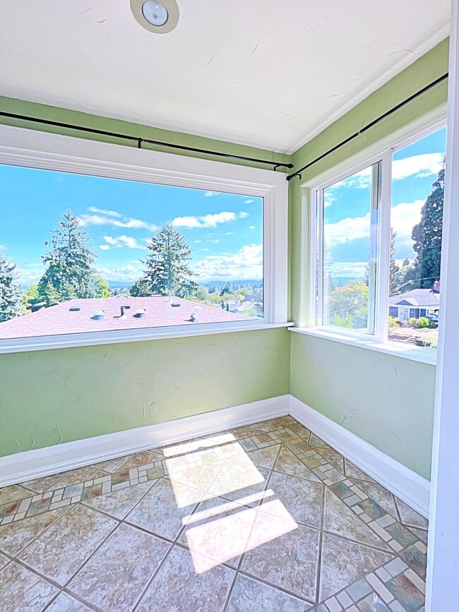 Building Photo - 7315 SE Taylor St