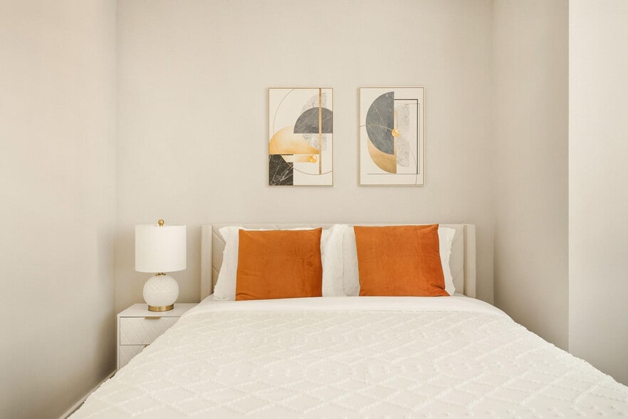 Building Photo - 179 E 94th St