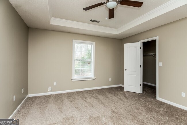 Building Photo - 831 Rosewood Cir