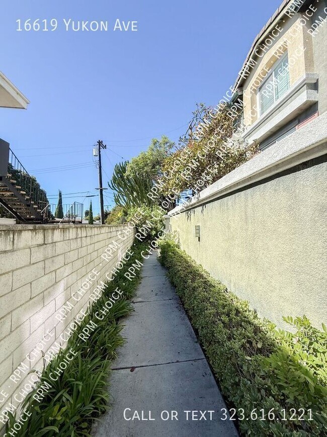 Building Photo - 16619 Yukon Ave