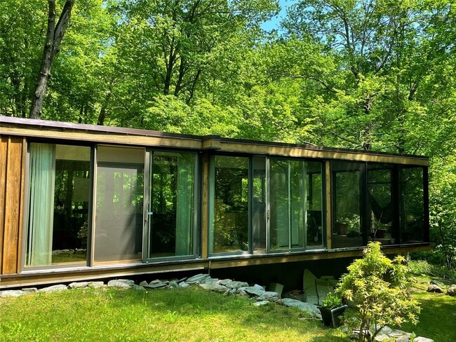 Building Photo - 51 Lake Celeste Dr