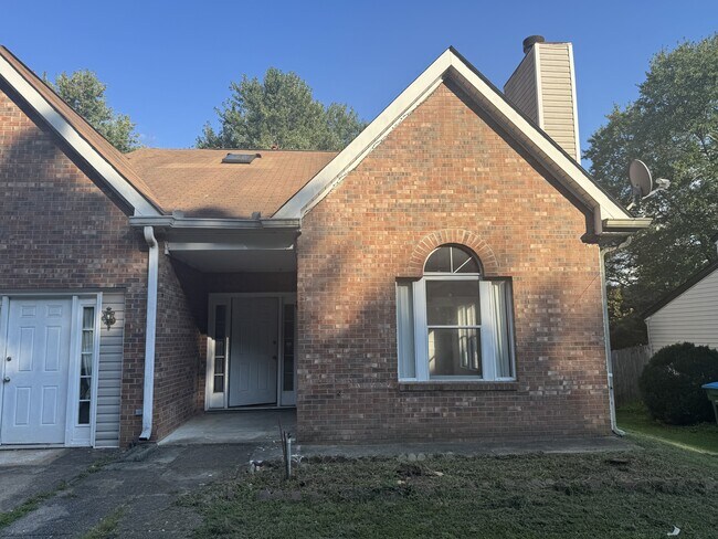 Building Photo - 2074 Hopkins Mill Rd