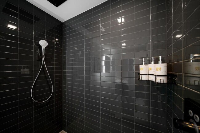 Building Photo - 249 NE 4th St