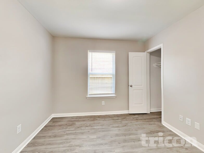 Building Photo - 329 Shoshone Ridge Dr