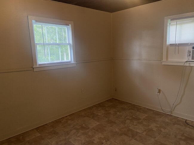 Building Photo - 2707 Cline St