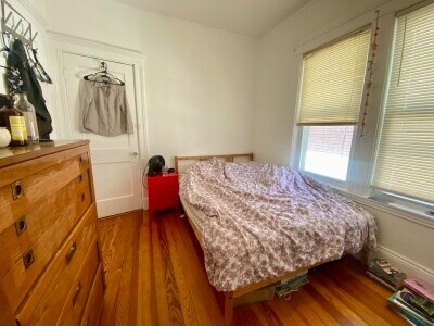 Building Photo - 100 W Adams St