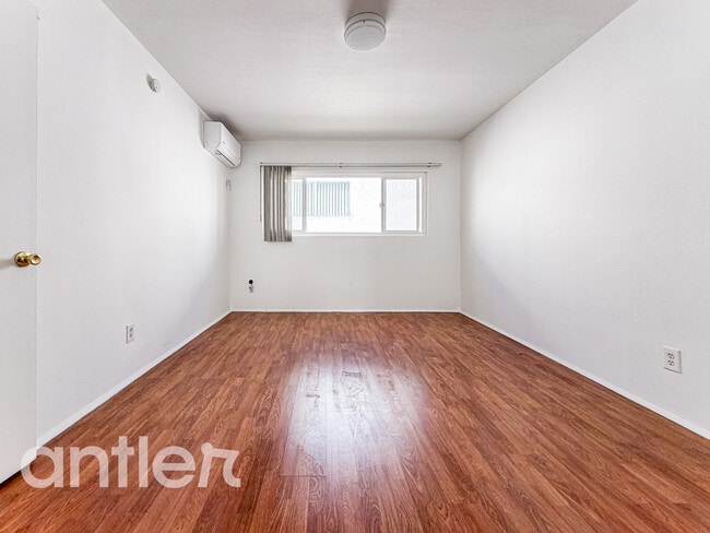 Building Photo - 7959 Romaine St