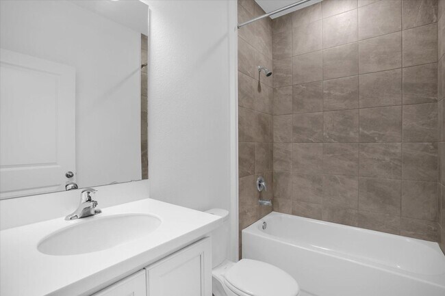 Building Photo - 591 Steerview St