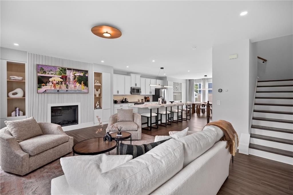 Building Photo - 1445 Creekside Cir NW