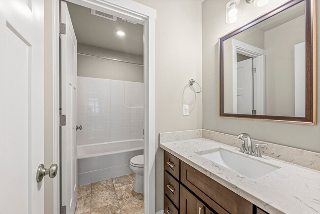 Building Photo - Modern 4-Bed Tacoma Home | Energy Efficien...