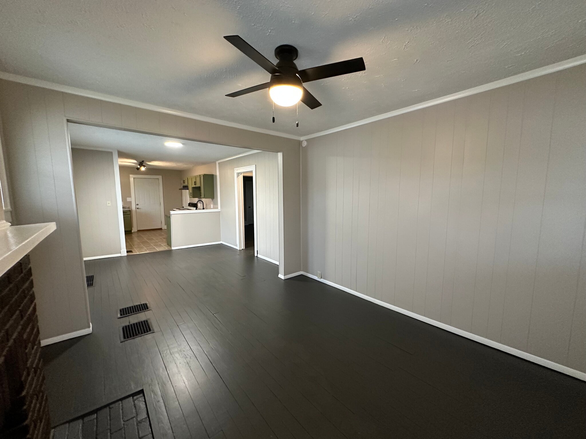 Building Photo - 424 Cherry St