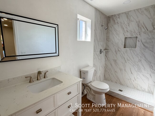 Building Photo - 3621 W Sandra Terrace