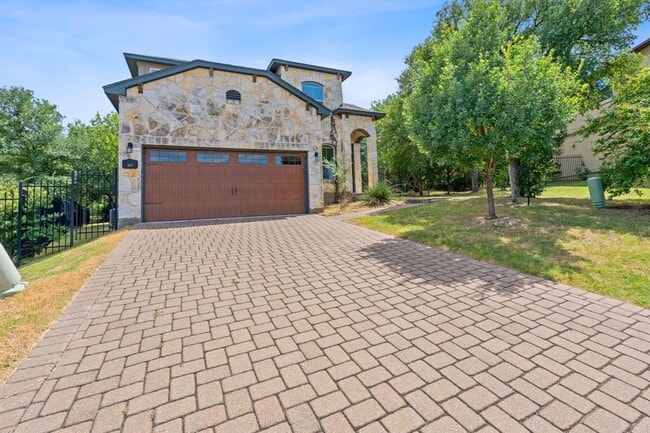 Building Photo - 307 Parkside Dr
