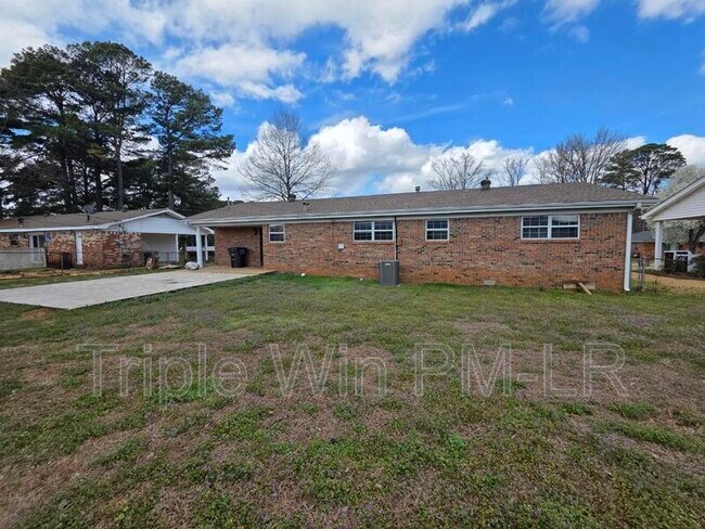 Building Photo - 1408 Johnson St