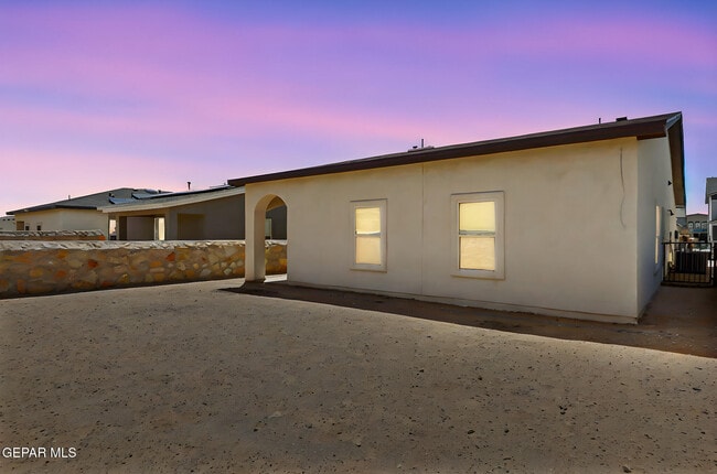 Building Photo - 14937 Tierra Fortaleza Ave