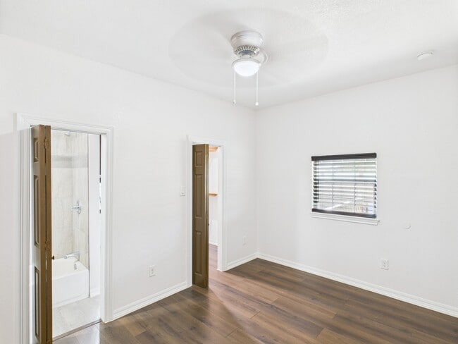 Building Photo - 21613 Erika Ct