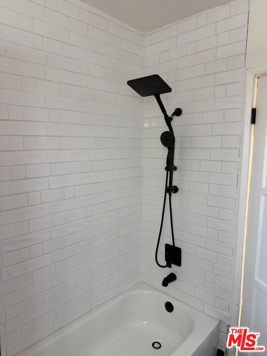 Building Photo - 3311 1/2 W 78th St