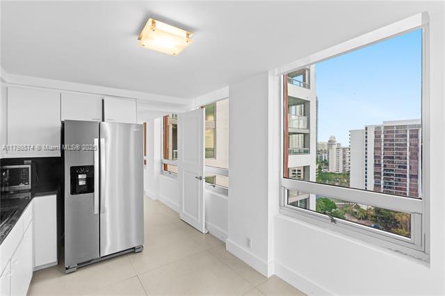 Building Photo - 1541 Brickell Ave