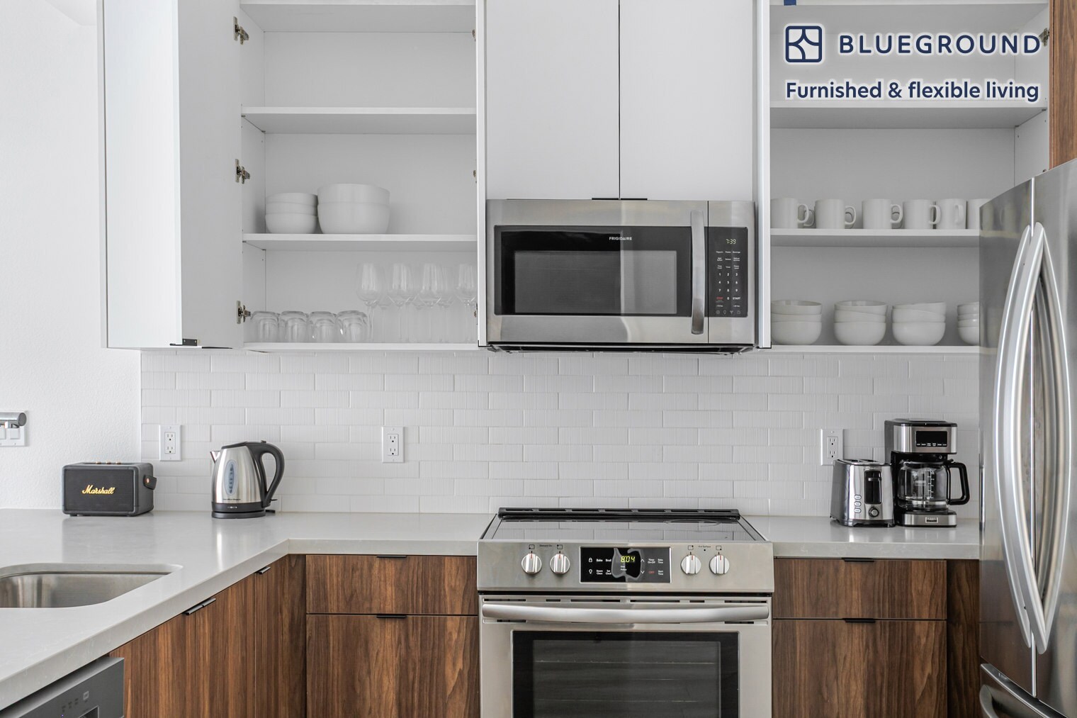 Building Photo - 760 S Serrano Ave