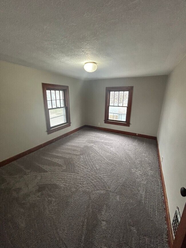 Building Photo - 2312 Terrace Rd