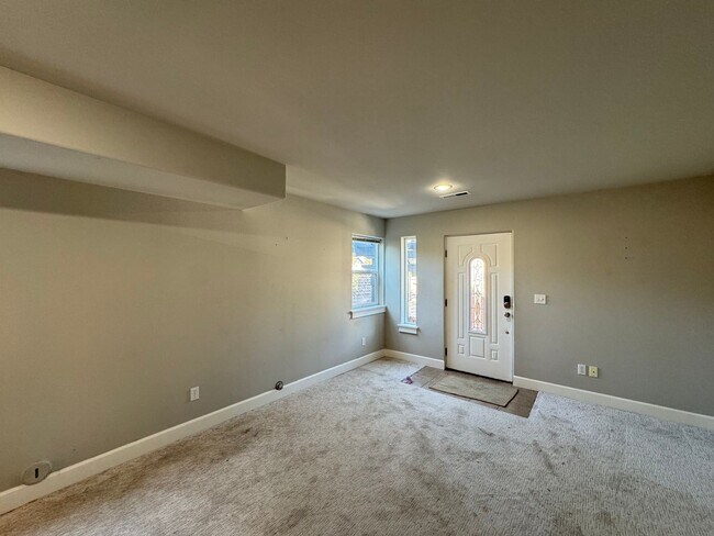 Building Photo - 150 W Florentia St