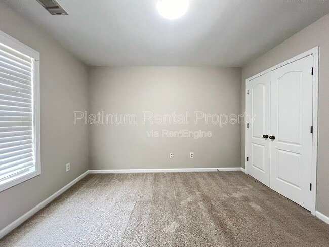 Building Photo - 3080 Whitfield Ave