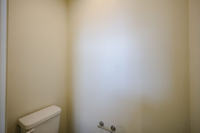Building Photo - 4 Bedroom + Den in Foothills at Northpointe