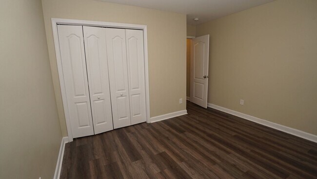 Building Photo - 412 Ridgeway Dr