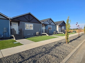 Building Photo - 1408 Edington Ave