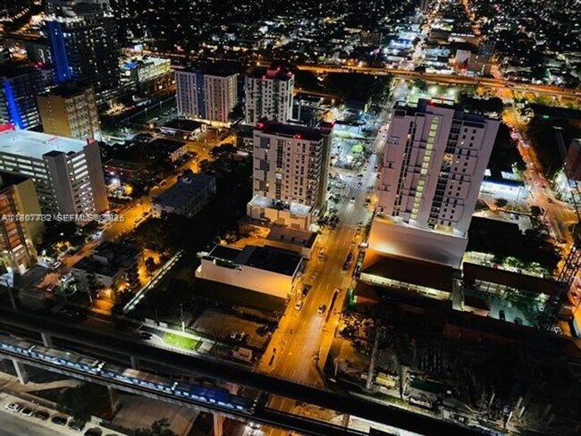 Building Photo - 88 SW 7th St