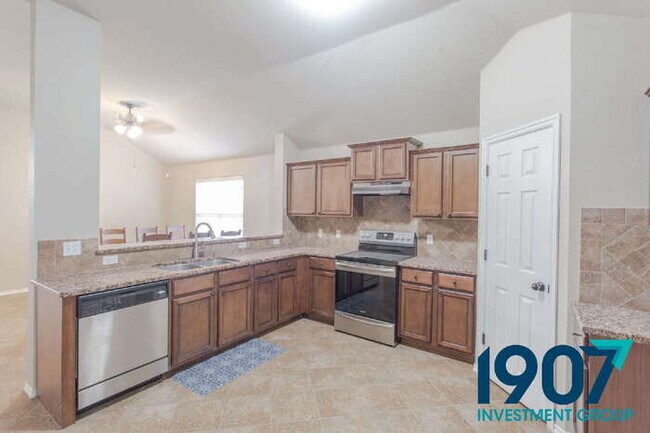 Building Photo - Stunning 3-Bedroom Home in OKC with Modern...