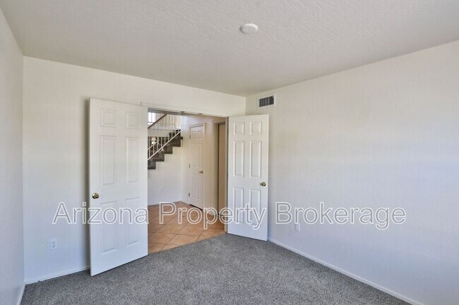 Building Photo - 4601 E Scott Ave