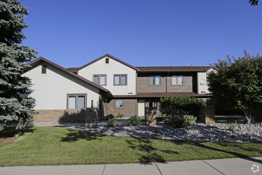 Candle Park West Townhomes 1728 35th St S Fargo ND 58103 Apartment