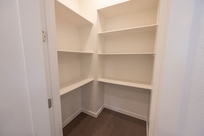 Building Photo - Riverside Townhomes - Waterfront Living in...