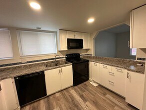 Building Photo - Aurora Rental | 3 Bedroom Home w/ Basement, Garage & Fireplace – Near Denver Commute