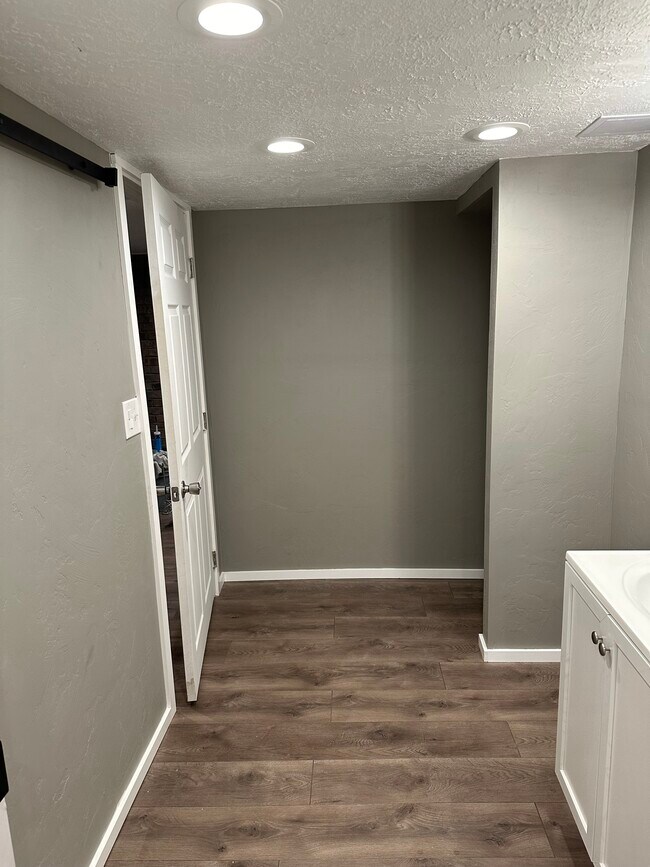 Building Photo - 264 36th St