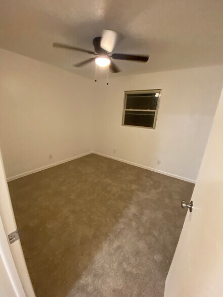 2nd bedroom - 721 N 22nd St