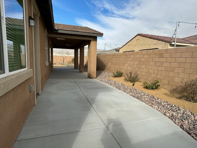 Building Photo - 40082 Catania Ct