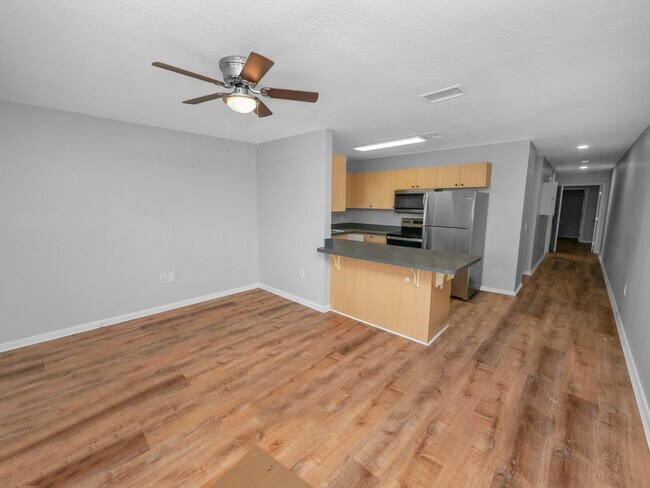 Primary Photo - 2912 E Columbus Dr