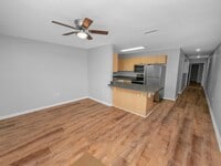 Building Photo - 2912 E Columbus Dr