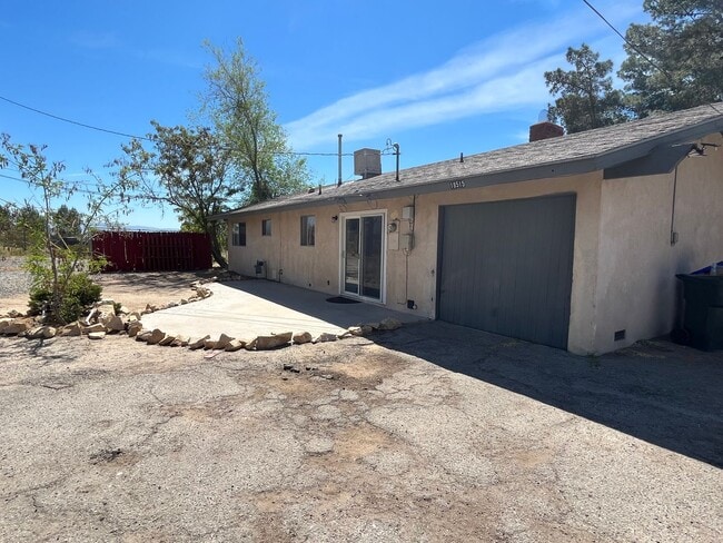 Building Photo - 2 bedroom 2 bathroom House In Apple Valley, Ca