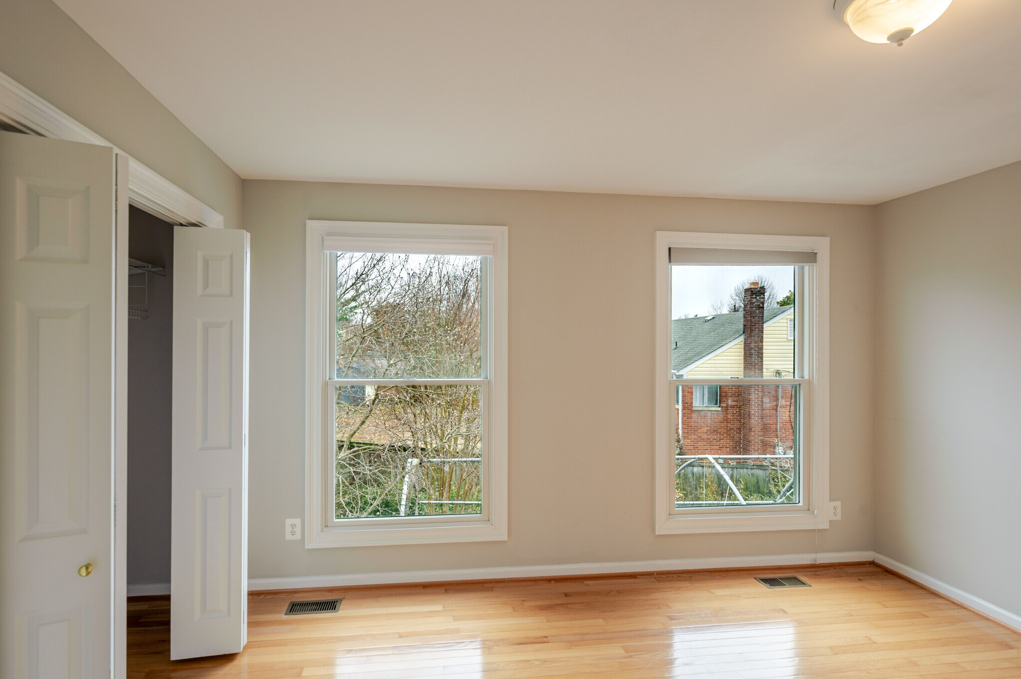 Building Photo - 5806 Flanders St