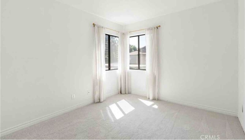 Building Photo - 6 Country Mile Rd