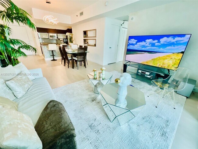 Building Photo - 950 Brickell Bay Dr