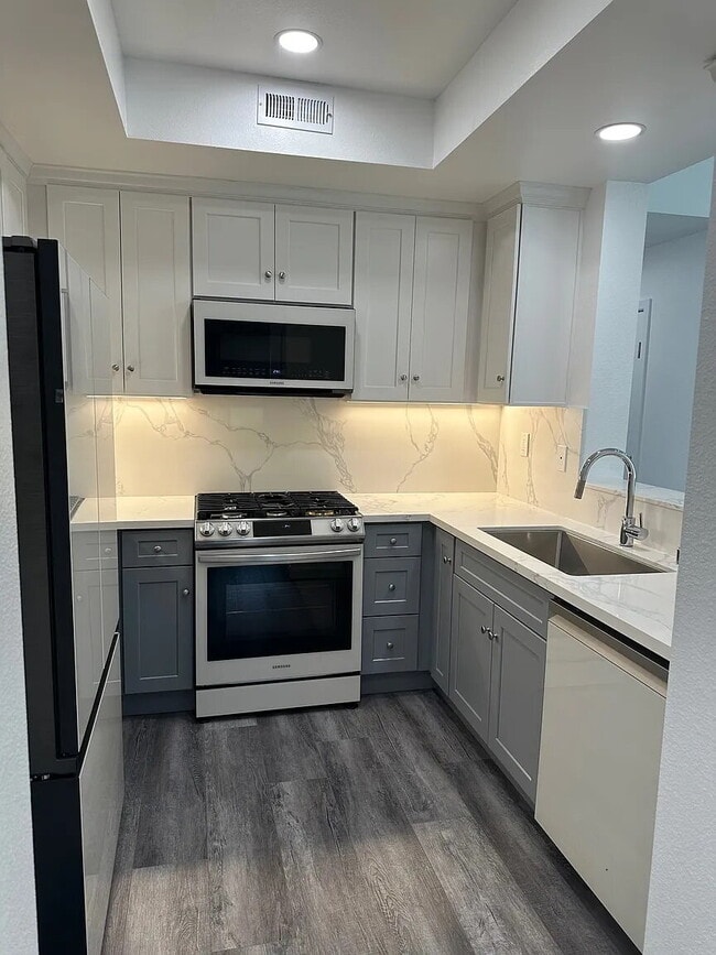 Building Photo - 3100 Puesta Del Sol Ct