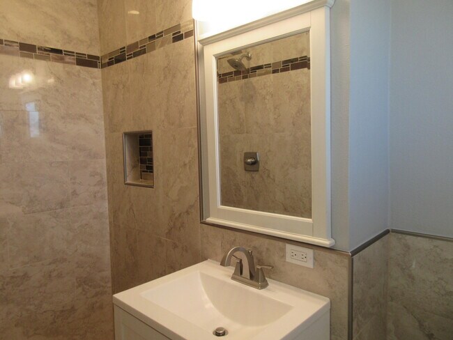 Building Photo - 3302 Zircon Dr