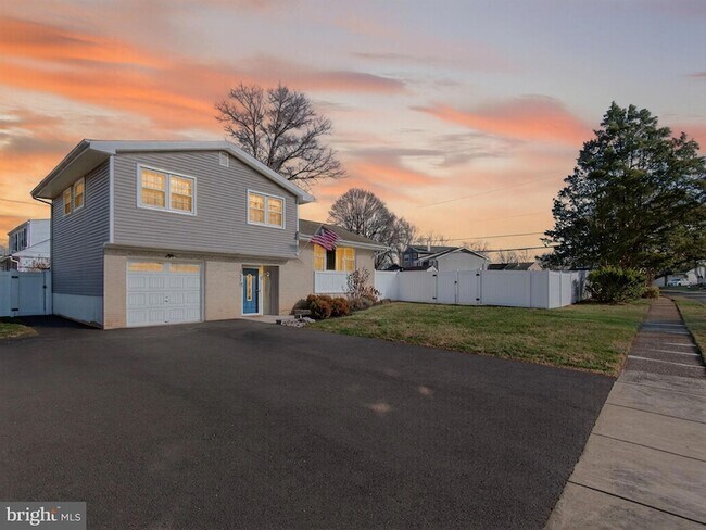 Building Photo - 1277 Beverly Rd